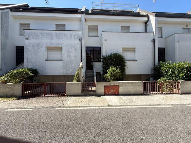 Villa Indipendente in vendita a San Lazzaro, Marche