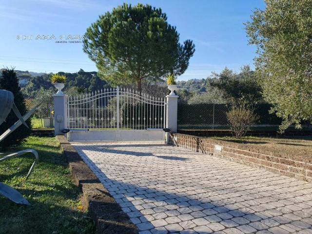 Villa Indipendente in vendita a Marche, Pesaro E Urbino