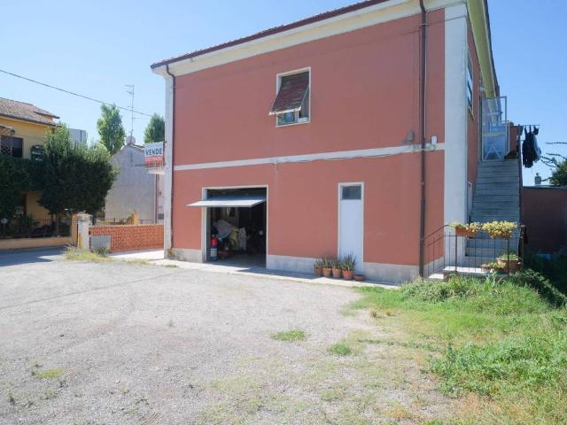 Villa Indipendente in vendita a Fano 2, Marche