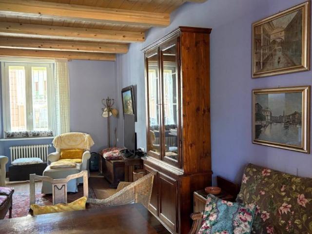 Villa Indipendente in vendita a Centro storico, Marche