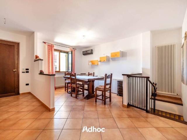 Villa Indipendente in vendita a Paleotta, Marche