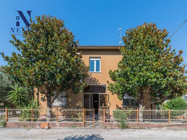 Villa Indipendente in vendita a Marche, Pesaro E Urbino