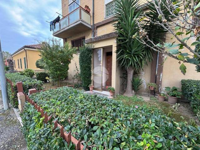 Villa Indipendente in vendita a Baia Metauro, Marche