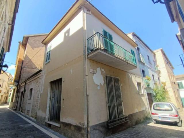 Villa Indipendente in vendita a Fara Filiorum Petri, Abruzzo