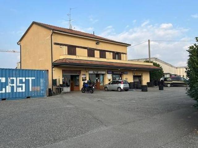 Villa Indipendente in vendita a Fara Gera D'adda, Lombardia