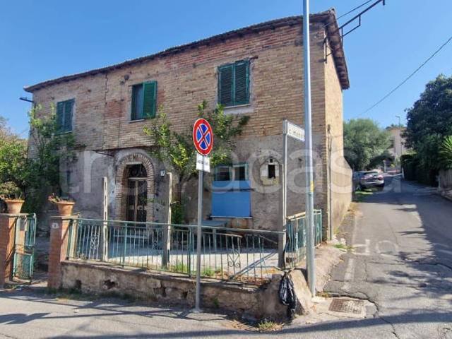 Villa Indipendente in vendita a Fara Sabina, Lazio