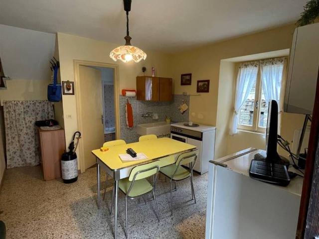 Villa Indipendente in vendita a Farini D'olmo, Reggio Emilia