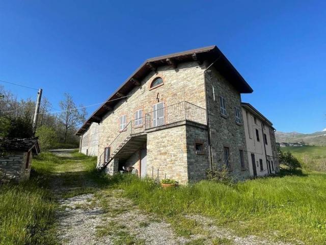 Villa Indipendente in vendita a Farini D'olmo, Reggio Emilia