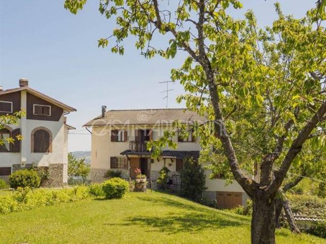 Villa Indipendente in vendita a Unione dei comuni del Distretto Ceramico, Montefiorino