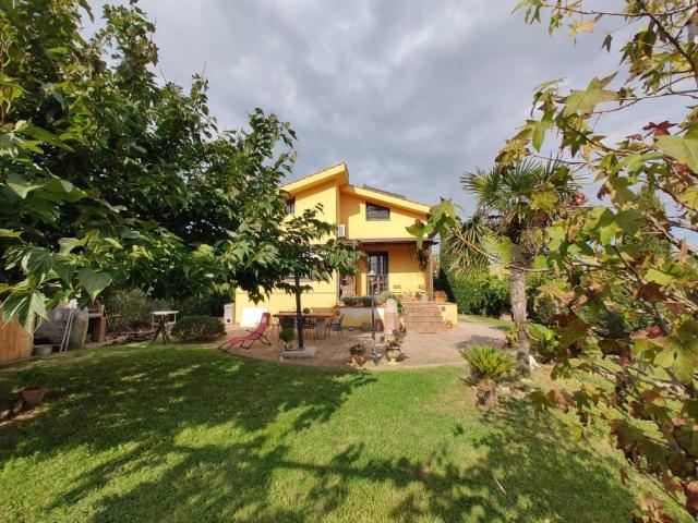 Villa Indipendente in vendita a Crespina Lorenzana, Fauglia