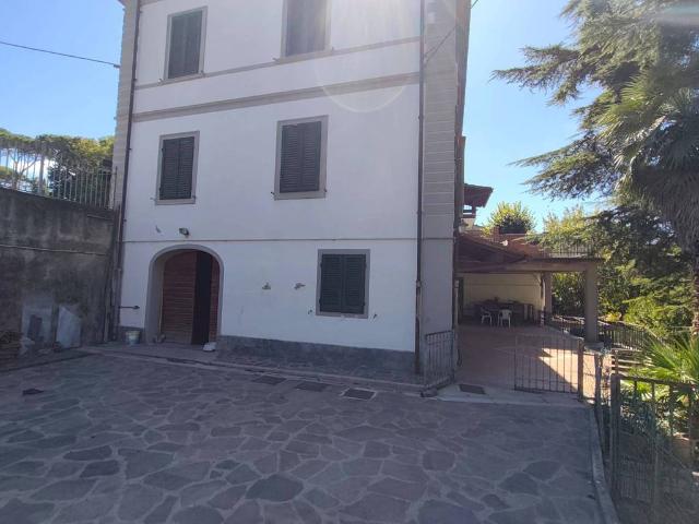Villa Indipendente in vendita a Fauglia, Toscana