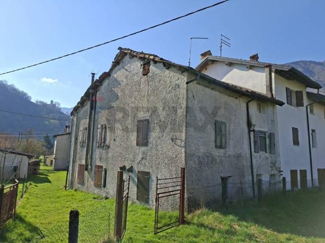 Villa Indipendente in vendita a Feltre, Veneto