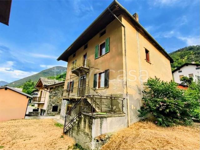 Villa Indipendente in vendita a Fenis, Aosta