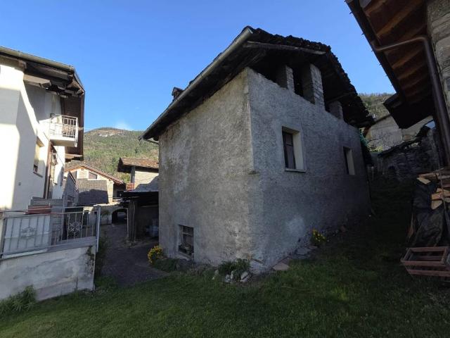 Villa Indipendente in vendita a Fenis, Aosta