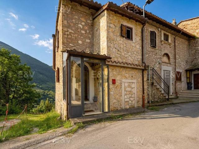 Villa Indipendente in vendita a Ferentillo, Umbria