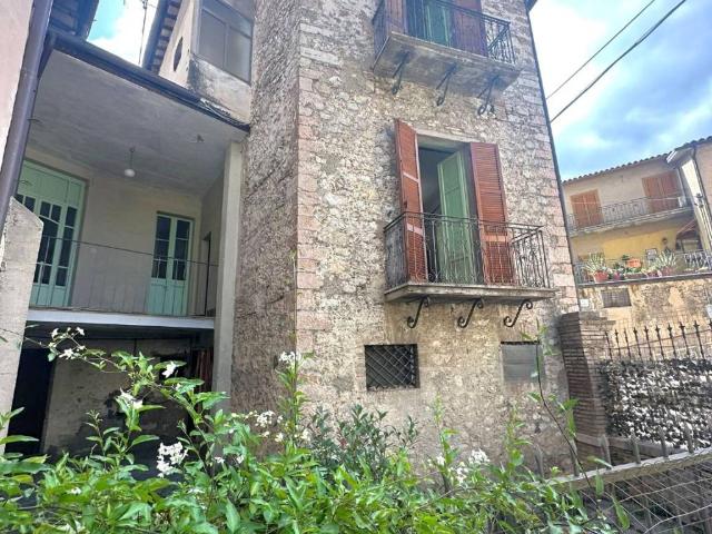 Villa Indipendente in vendita a Precetto, Ferentillo