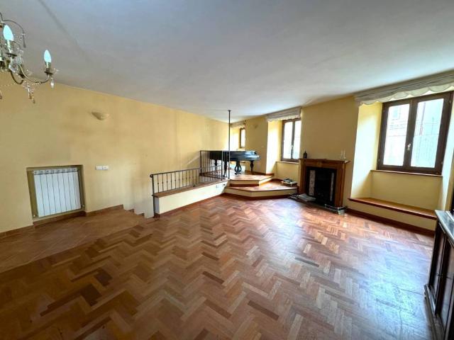 Villa Indipendente in vendita a Tirassegno, Marche