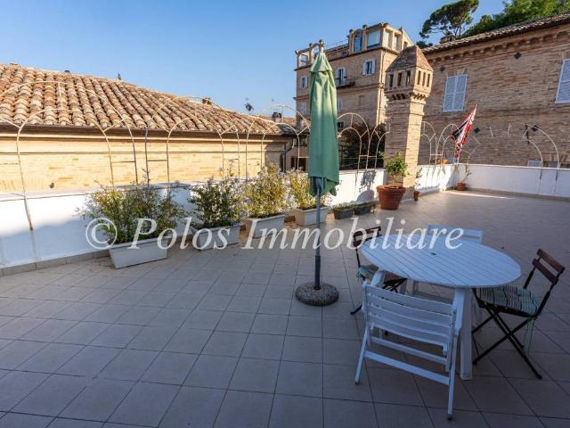 Villa Indipendente in vendita a Tirassegno, Marche