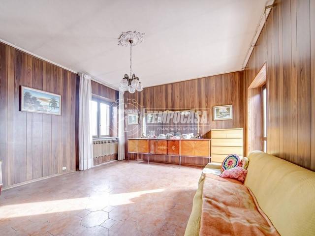 Villa Indipendente in vendita a Ferno, Lombardia