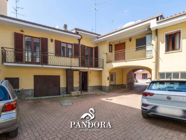 Villa Indipendente in vendita a Ferno, Lombardia
