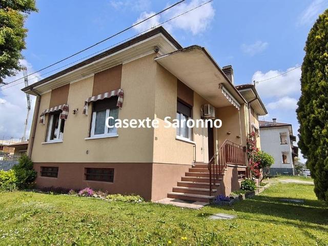 Villa Indipendente in vendita a Ferno, Lombardia