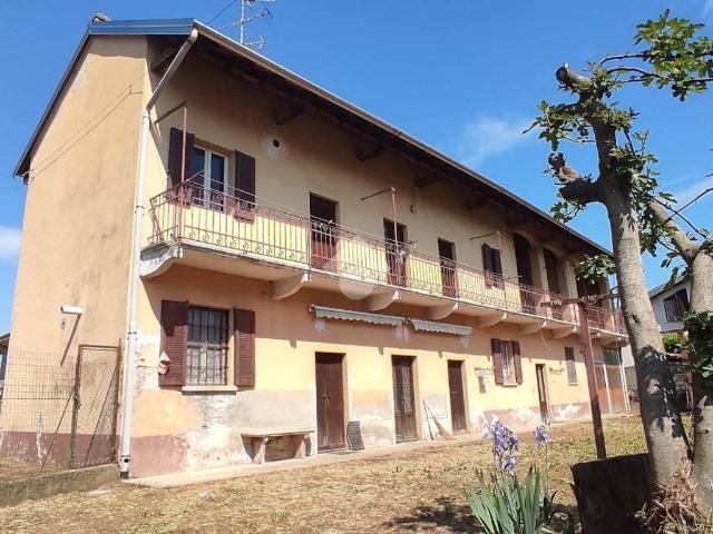 Villa Indipendente in vendita a Ferno, Lombardia