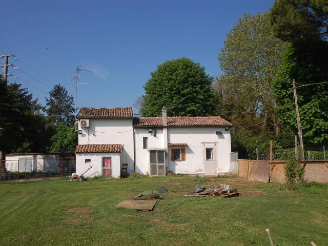 Villa Indipendente in vendita a Ferrara, Reggio Emilia