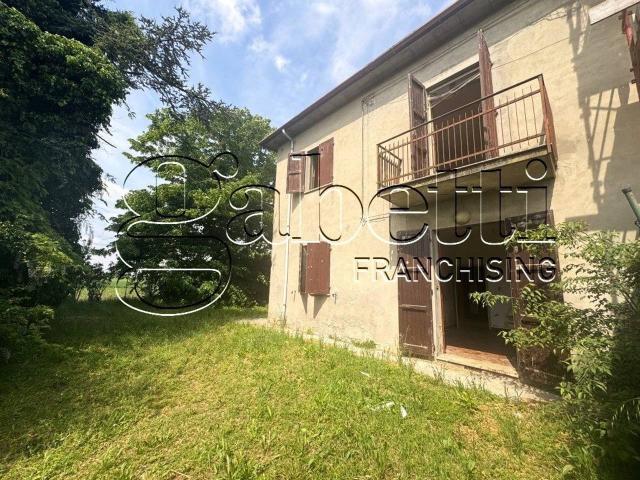 Villa Indipendente in vendita a Ferrara, Reggio Emilia