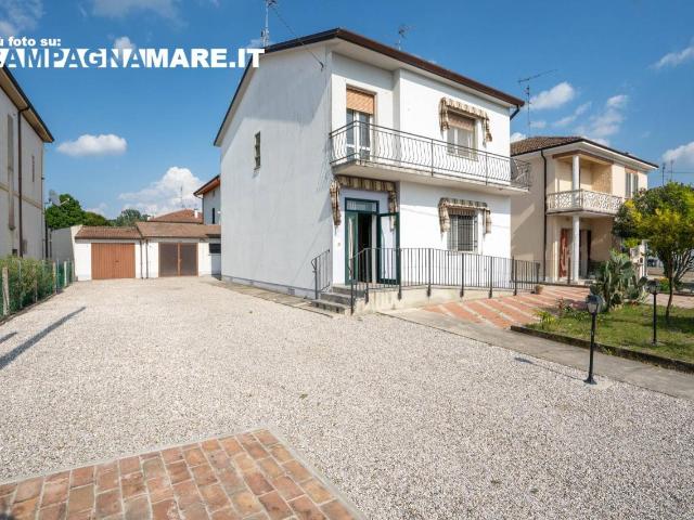 Villa Indipendente in vendita a Ferrara, Reggio Emilia