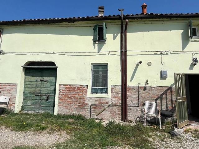 Villa Indipendente in vendita a Ferrara, Reggio Emilia