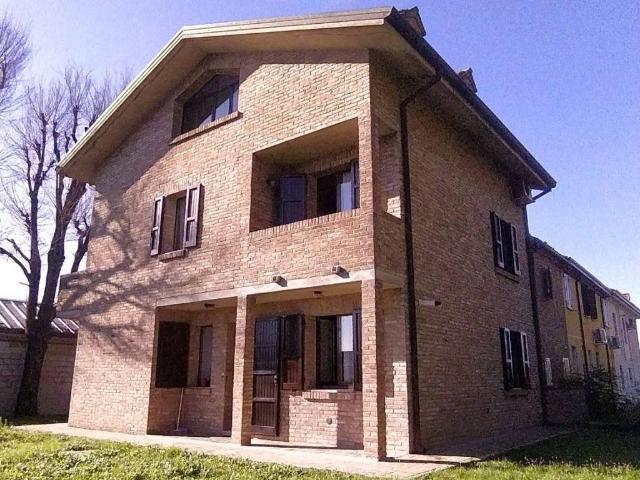 Villa Indipendente in vendita a Ferrara, Reggio Emilia