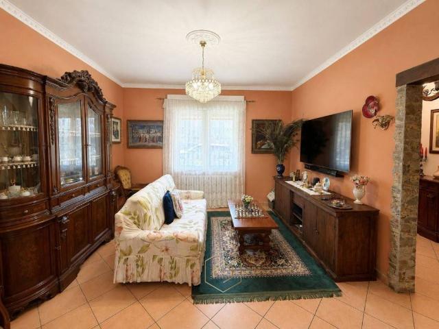 Villa Indipendente in vendita a Ferrara, Reggio Emilia