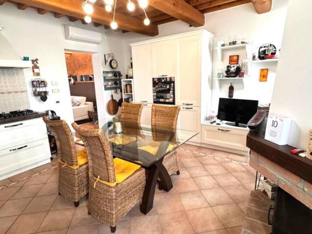 Villa Indipendente in vendita a Ferrara, Reggio Emilia