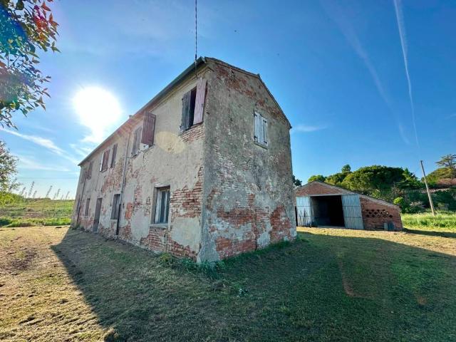 Villa Indipendente in vendita a Ferrara, Reggio Emilia