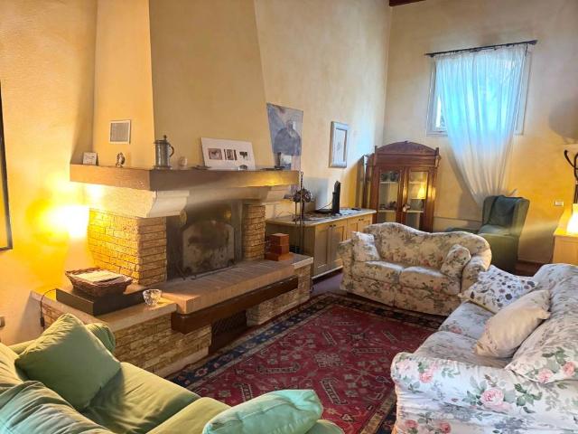 Villa Indipendente in vendita a Ferrara, Reggio Emilia