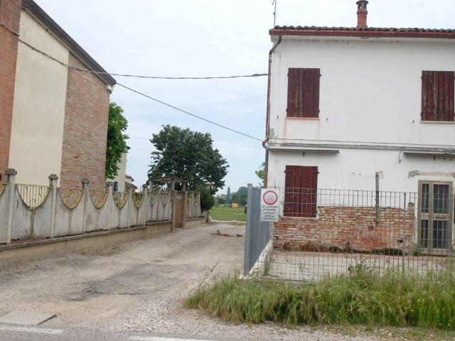 Villa Indipendente in vendita a Ferrara, Reggio Emilia