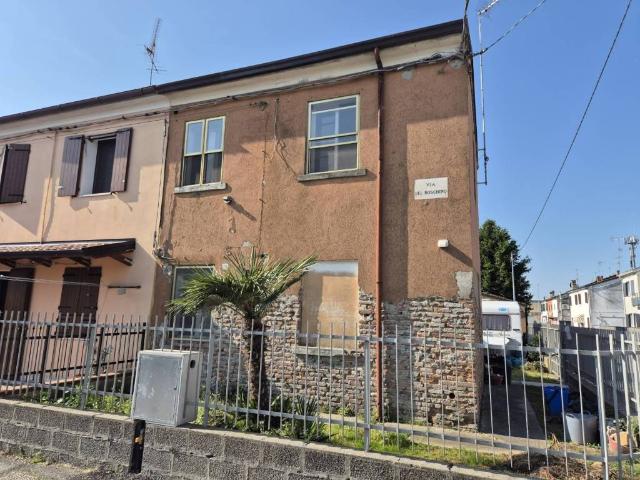 Villa Indipendente in vendita a Ferrara, Reggio Emilia