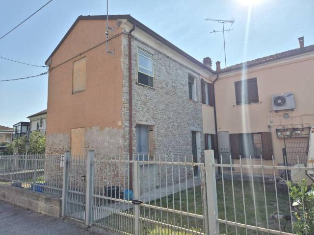 Villa Indipendente in vendita a Ferrara, Reggio Emilia