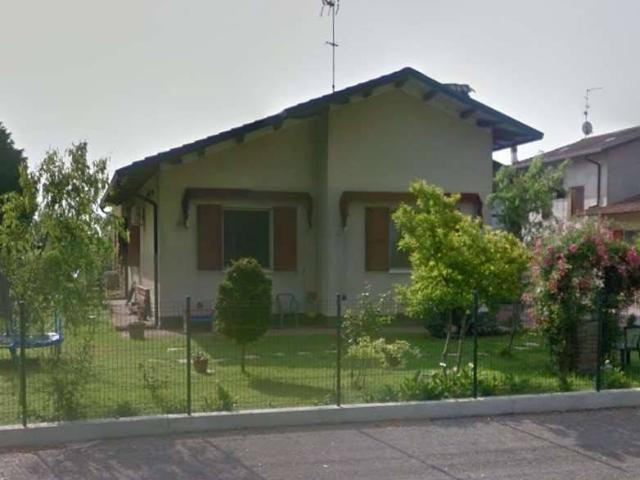 Villa Indipendente in vendita a Ferrara, Reggio Emilia