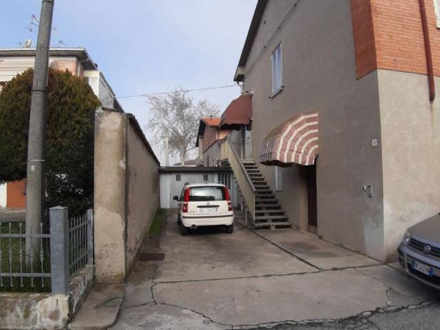 Villa Indipendente in vendita a Ferrara, Reggio Emilia