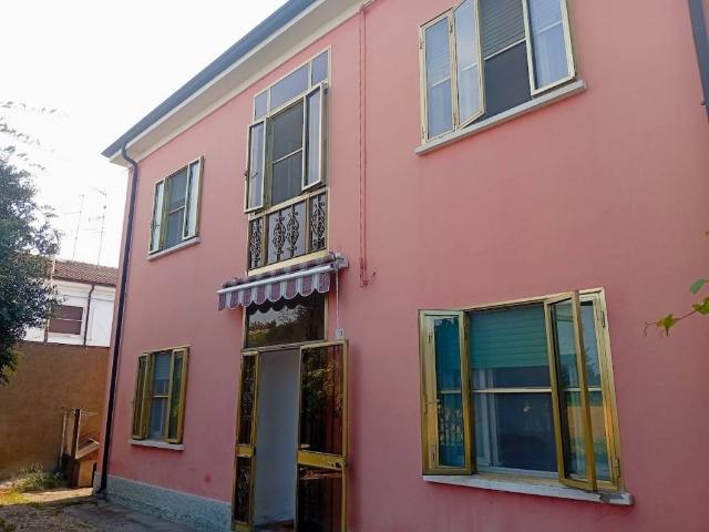 Villa Indipendente in vendita a Ferrara, Reggio Emilia