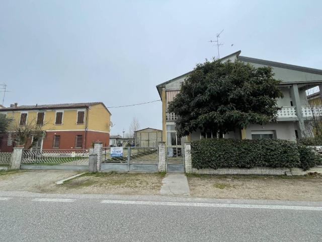 Villa Indipendente in vendita a Ferrara, Reggio Emilia