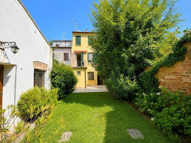 Villa Indipendente in vendita a Centro cittadino, Ferrara