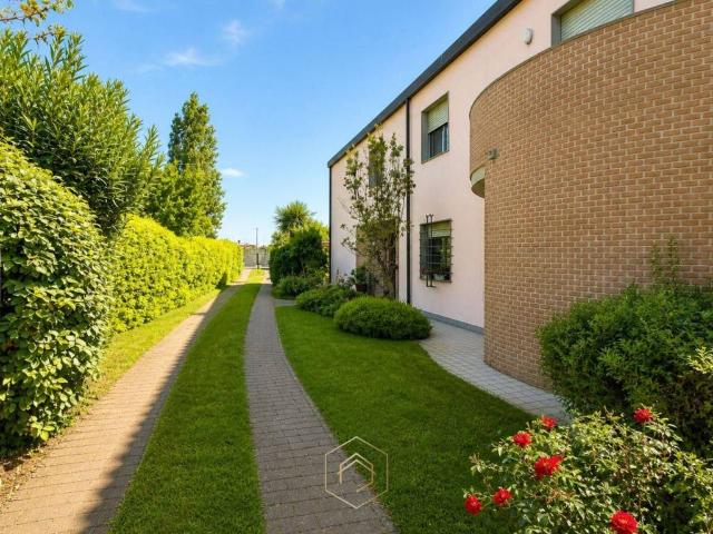 Villa Indipendente in vendita a Quacchio, Ferrara