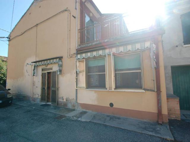 Villa Indipendente in vendita a Ferrara, Reggio Emilia