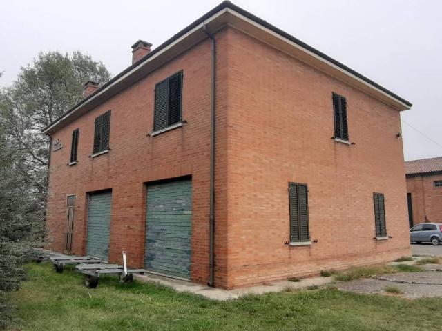 Villa Indipendente in vendita a Ferrara, Reggio Emilia