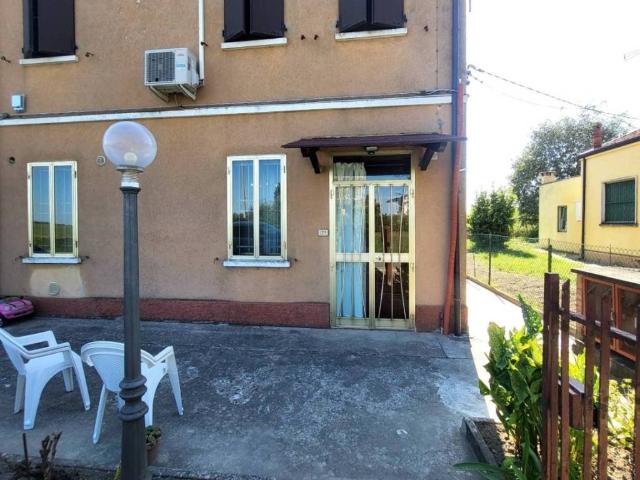 Villa Indipendente in vendita a Ferrara, Reggio Emilia