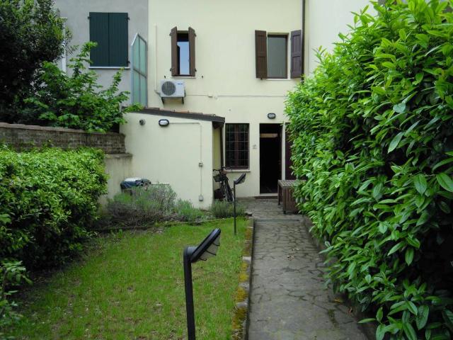 Villa Indipendente in vendita a Centro cittadino, Ferrara