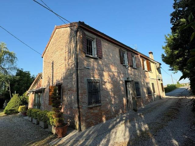 Villa Indipendente in vendita a Ferrara, Reggio Emilia