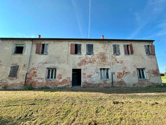 Villa Indipendente in vendita a Ferrara, Reggio Emilia